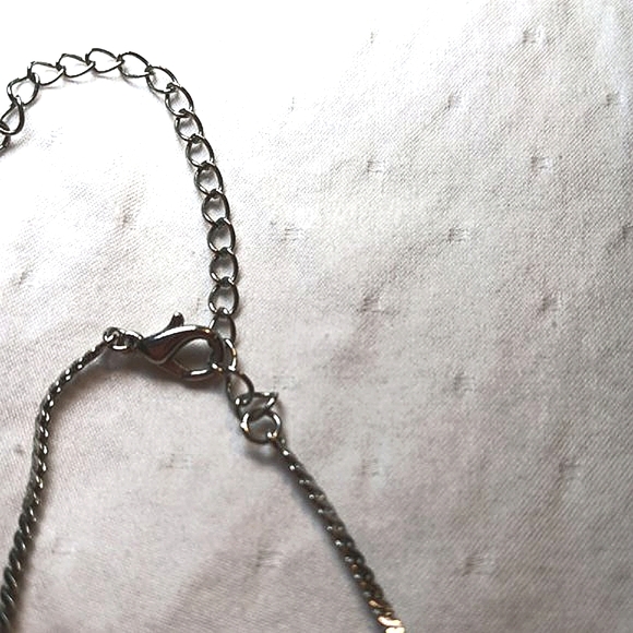 Costume Jewelry 18" Necklace White Clear Floral - Picture 9 of 11